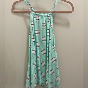 Crown and Ivy Top size S